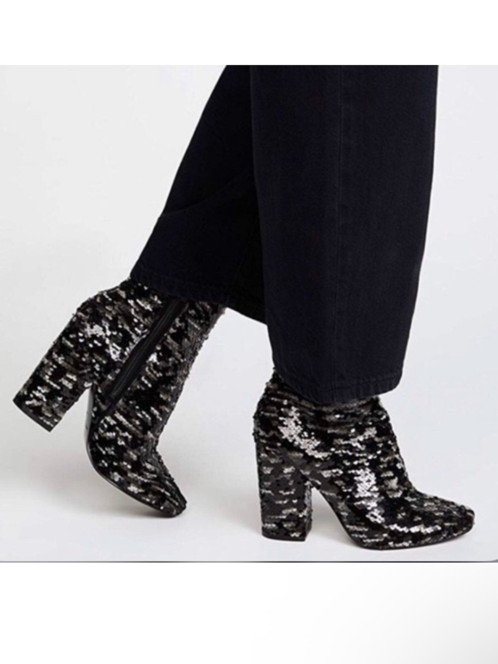 KENDALL + KYLIE Haedyn Sequined Bootie in Black & Grey Sz.9.5